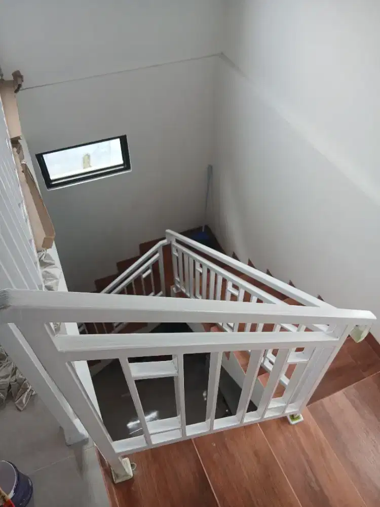 Relling tangga dan balkonb