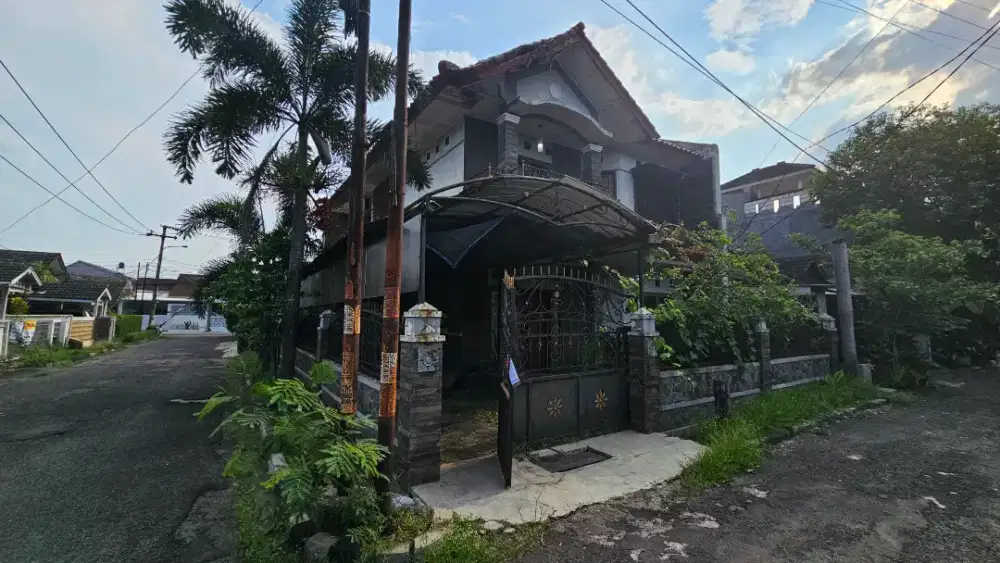 Dijual cepat rumah 2 lantai