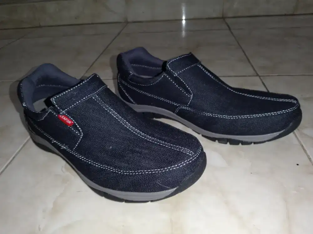 EXAFOR SLIP ON SEPATU PRIA (UKURAN 41)