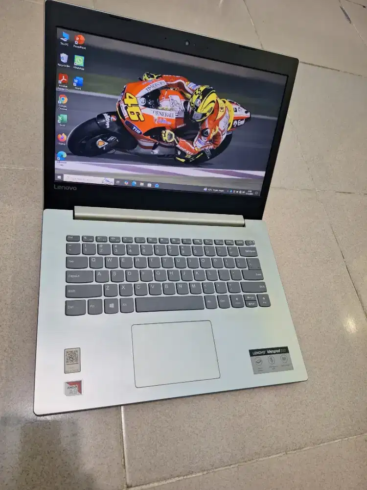 Bismillah dijual laptop lenovo slim a9 ram 8gb siap pakai baterai ok