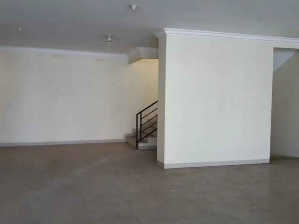 Jual Cepat 3 Ruko Gandeng lokasi strategis di ciputat