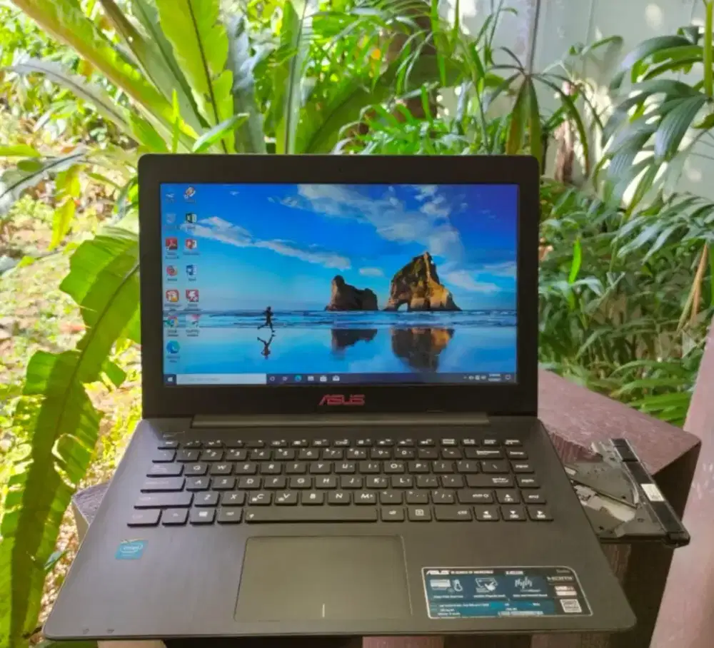 Laptop RAM 8 GB SSD 256 GB MULUS NGEBUT