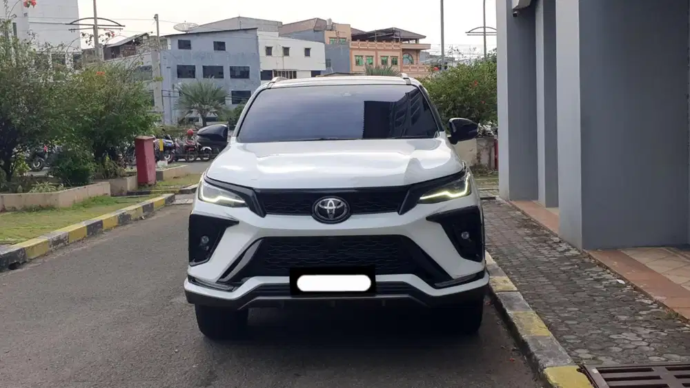 Toyota fortuner vrz tss gr sport 2025 putih diesel