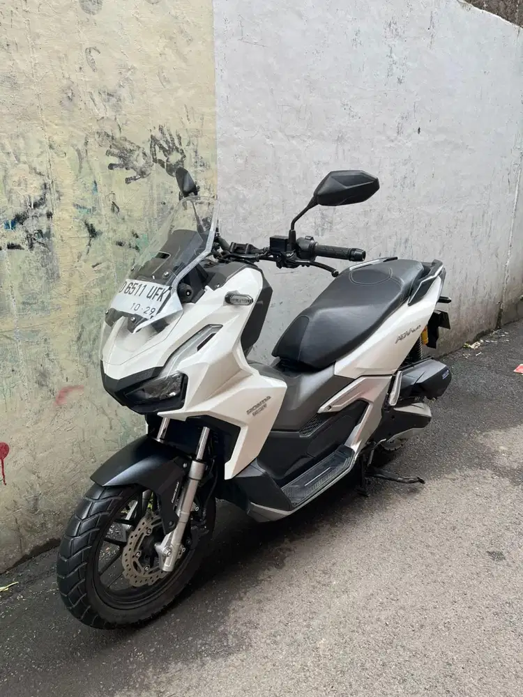 Honda adv 160 cbs 2024 mulus seperti baru
