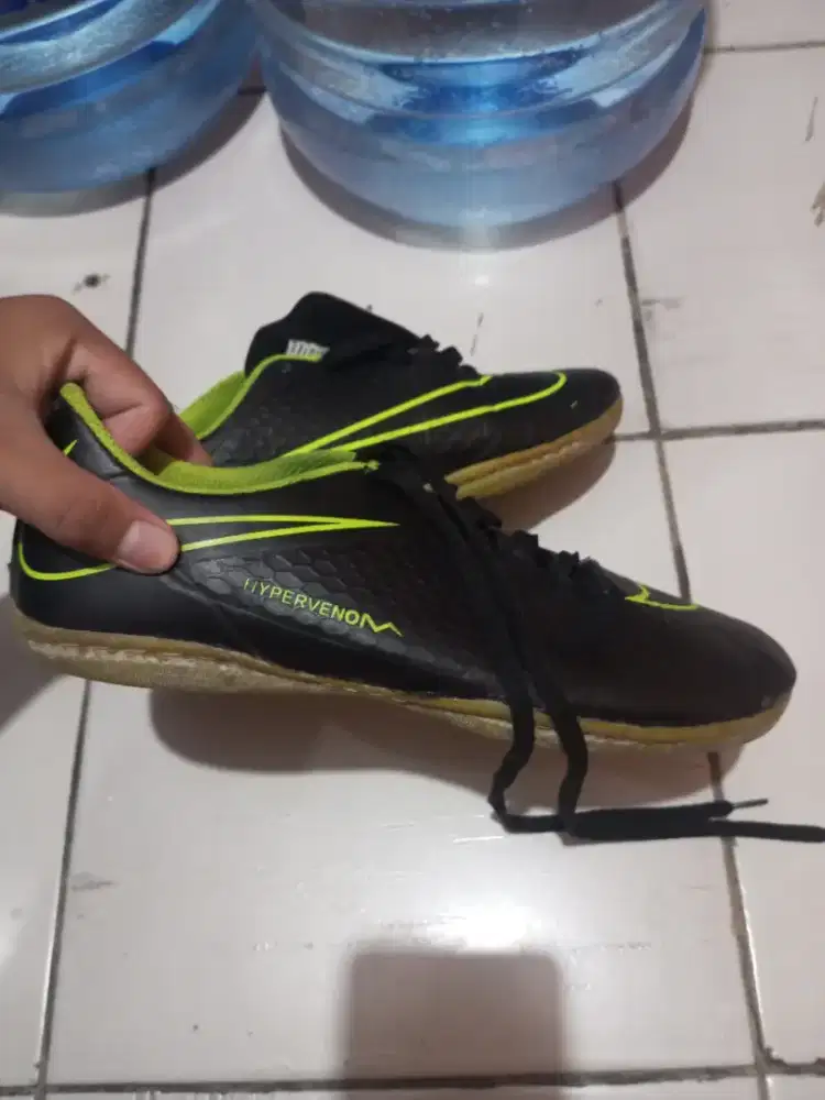 jual cepet aja dah sepatu futsal
