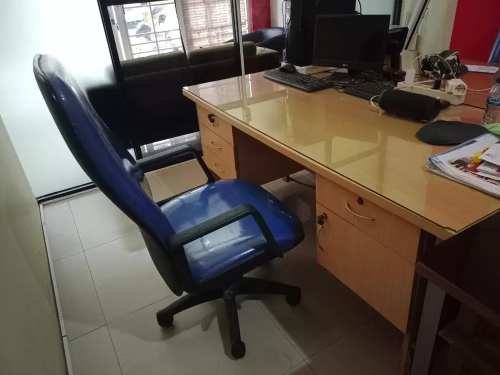 Dijual Meja & Kursi Manager Kantor