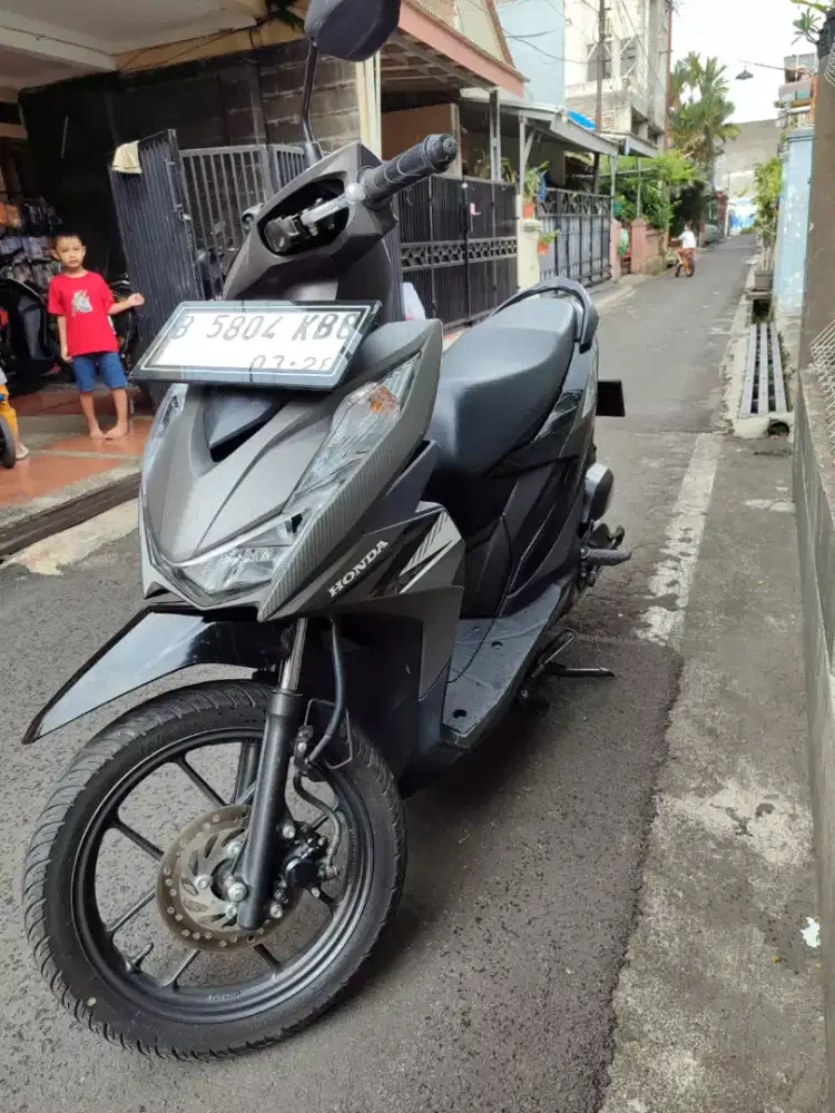 jual beat deluxe warna hitam tahun 2023 plat b (bekasi)