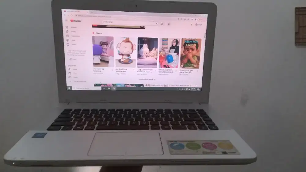 Leptop asus windos 10pro