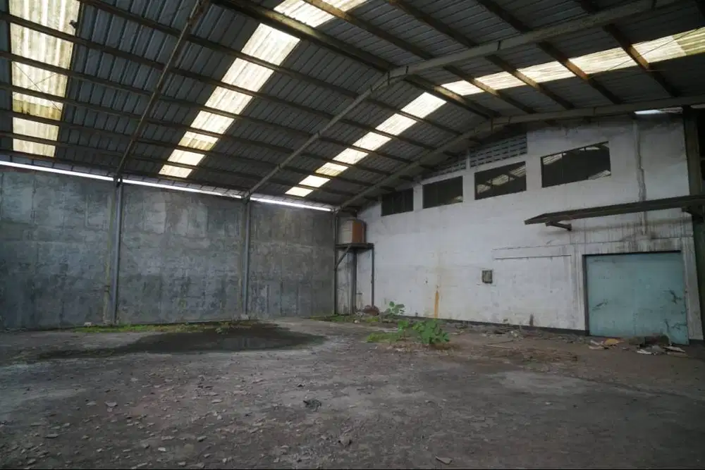 Gudang Moh. Toha Dijual Lokasi Fleksible dan dekat tol moh. Toha