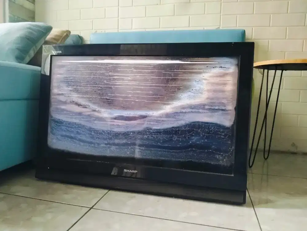 TV Sharp Aquos 32 Inch