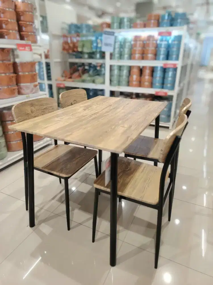 Set meja makan hans