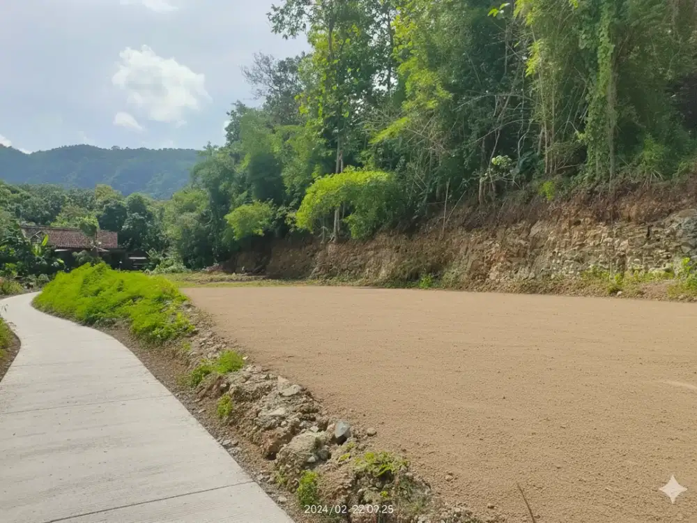 Tanah Bantul View Bukit Dekat Jl. Raya Pleret