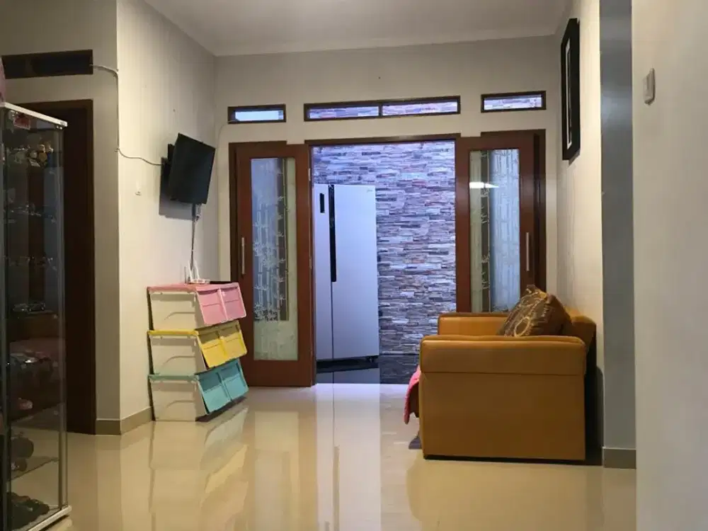 Dijual rumah di komplek pondok mutiara cimahi utara, Dekat jalan pesantren,  cihanjuang,  pemkot cimahi.