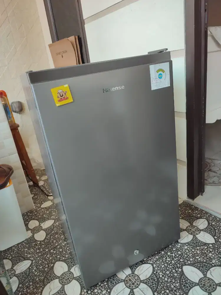 Kulkas Hisense 1 Pintu Like New + Bonus Panci Listrik
