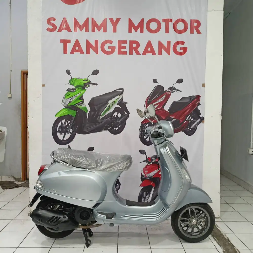 PIAGGIO VESPA LX 125 I-GET TAHUN 2023 LIKE NEW