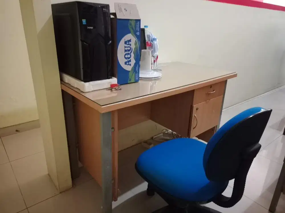 Dijual Meja + Kursi Staff Kantor