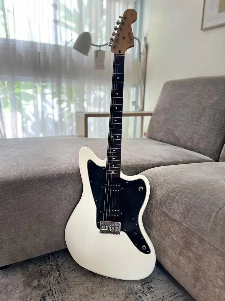 Jual gitar squier jazz master