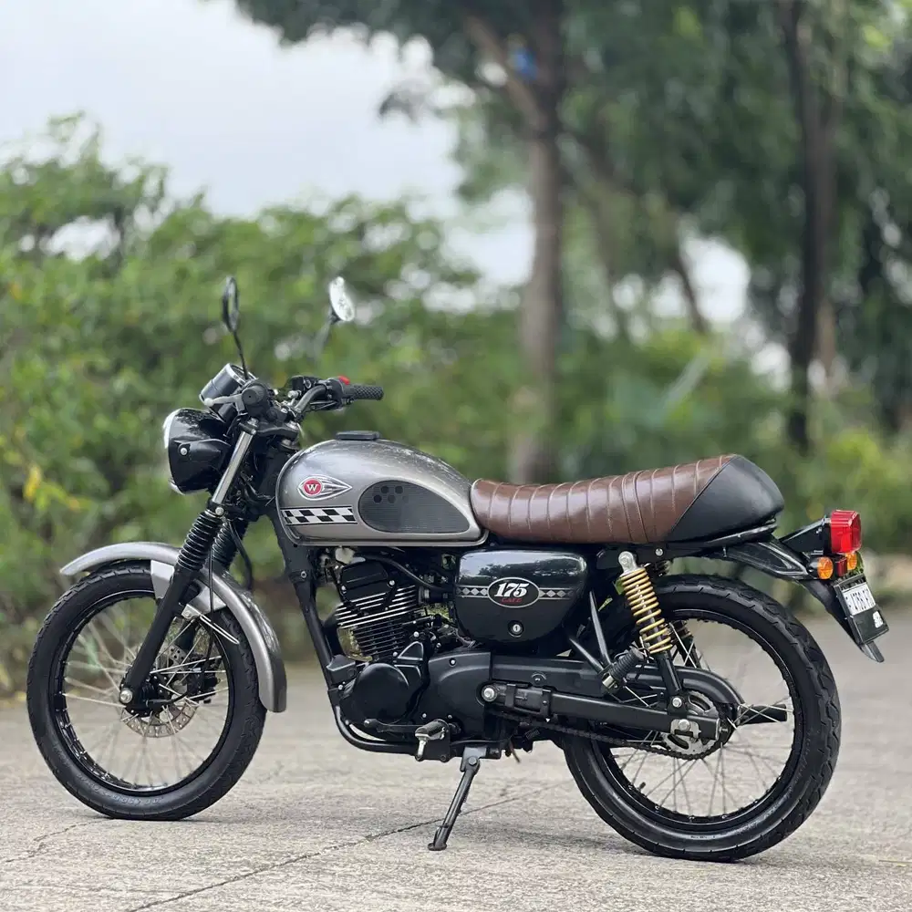 KAWASAKI W175 CAFE GREY 2023 KM RENDAH PAJAK PANJANG SIAP SANTAI