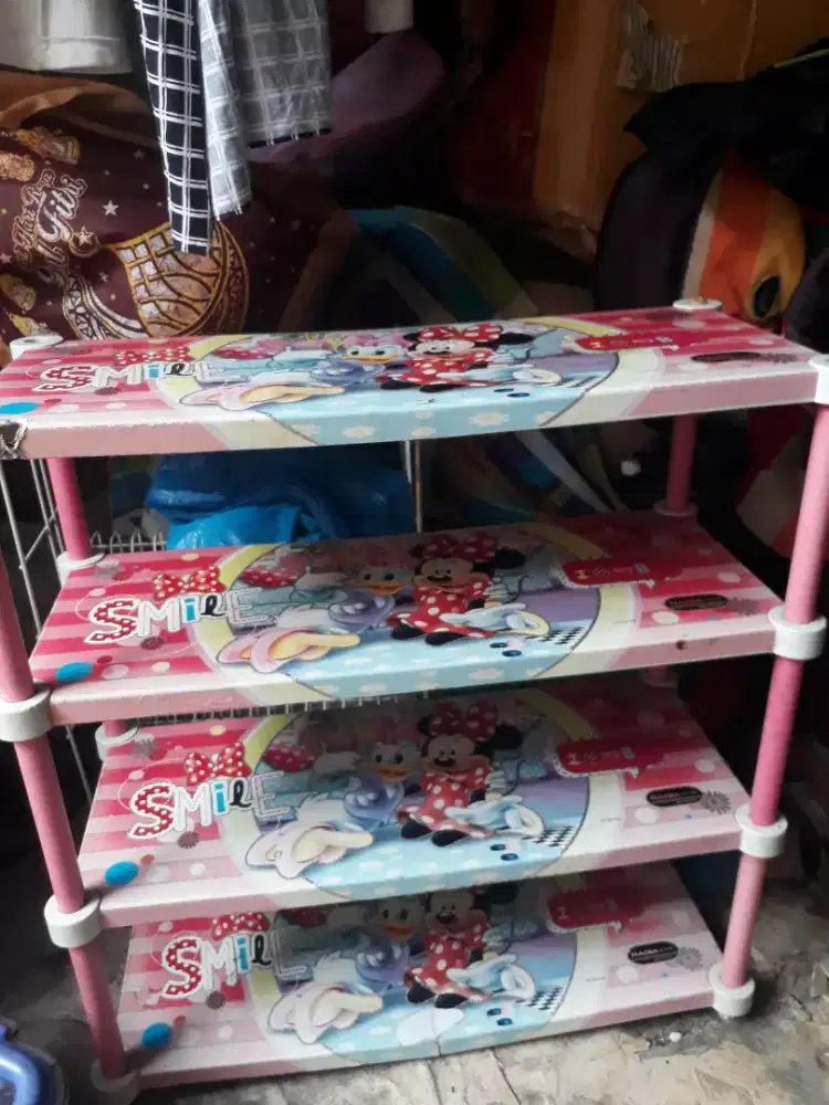 rak sepatu karakter 4 susun