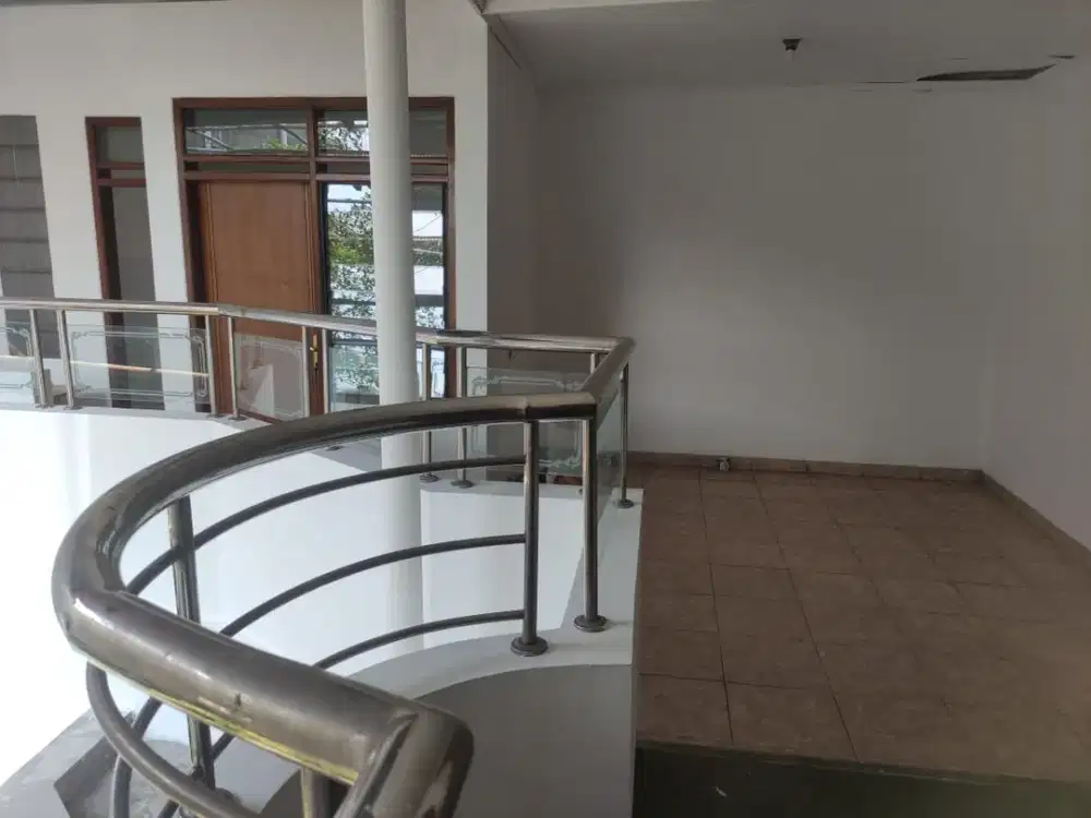 DIJUAL/SEW RUMAH 2 Lantai BATUNUNGGAL INDAH, BUAH BATU BANDUNG -NE