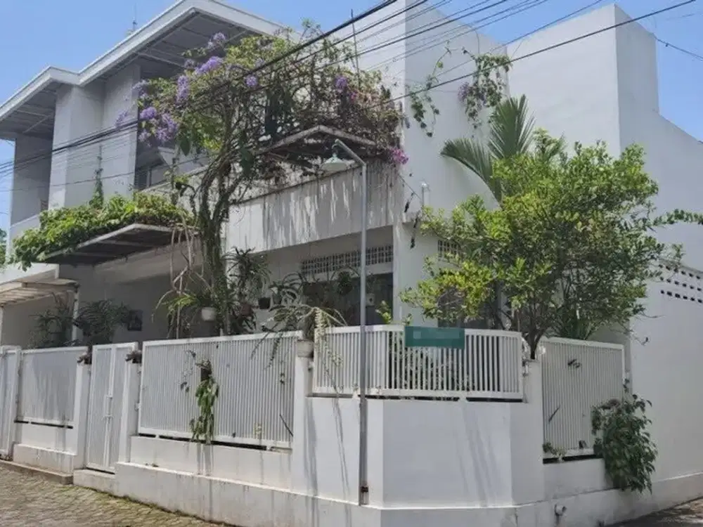 DIJUAL RUMAH MODERN MINIMALIS 2 LANTAI utara Stadion Maguwo, dekat Jogja Bay dan dekat SD Model