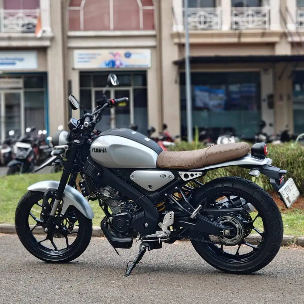 YAMAHA XSR 155 SILVER 2023 KM 5K PAJAK PANJANG KAYAK BARU
