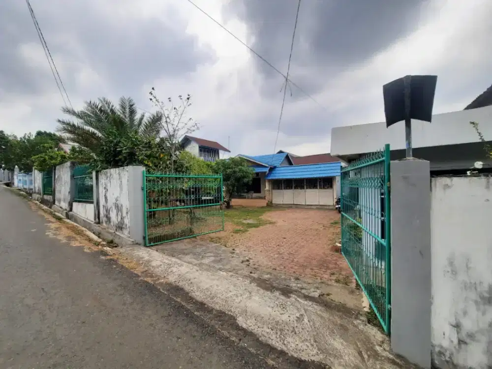 Rumah dekat pasar panorama