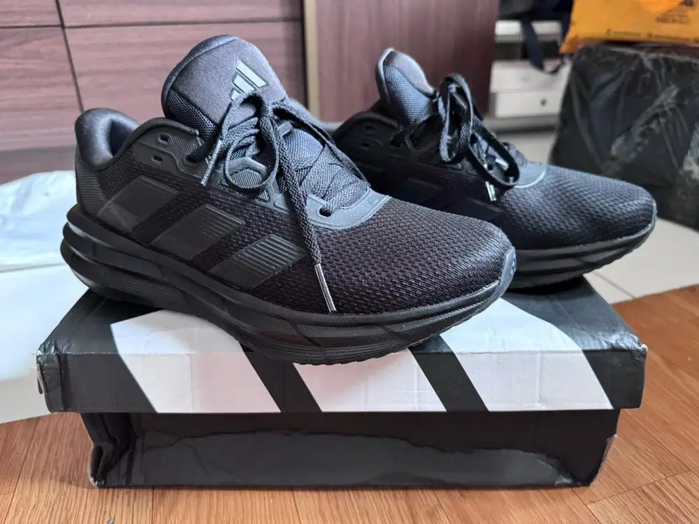 [JUAL CEPAT] Adidas Galaxy 7 M | FULL BLACK | 43 1/3