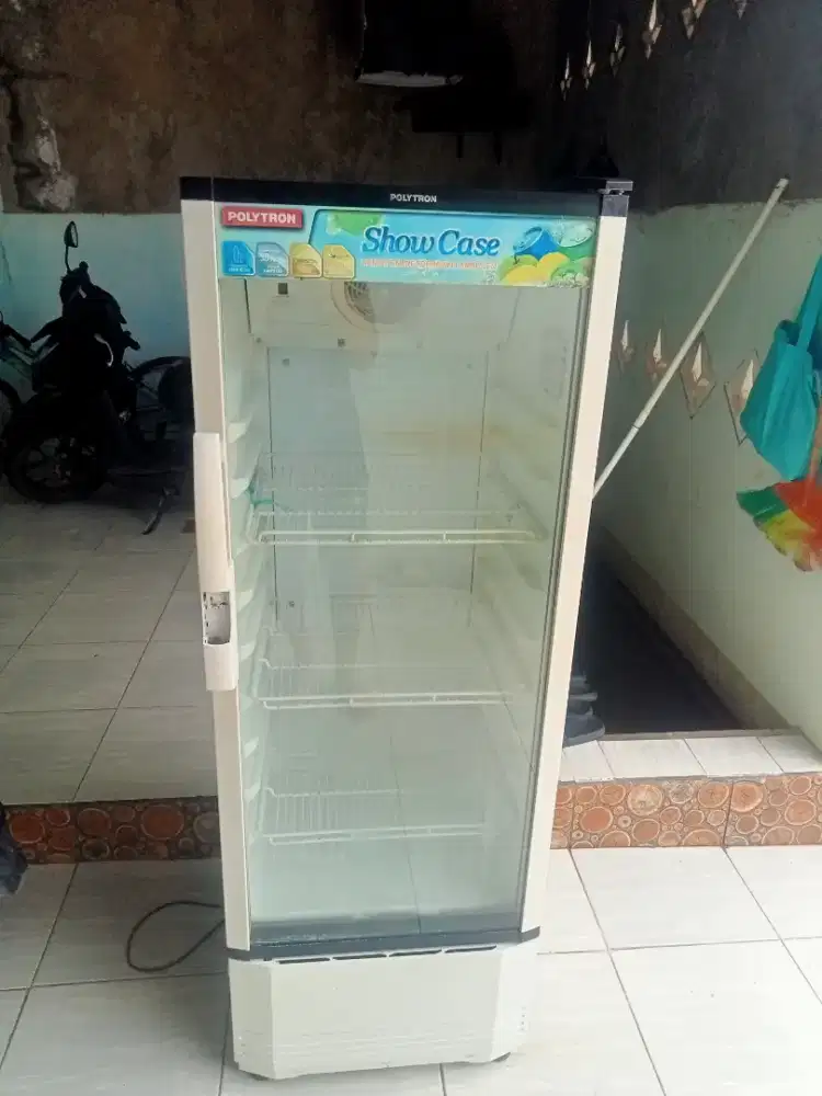 Showcase Polytron rak 3