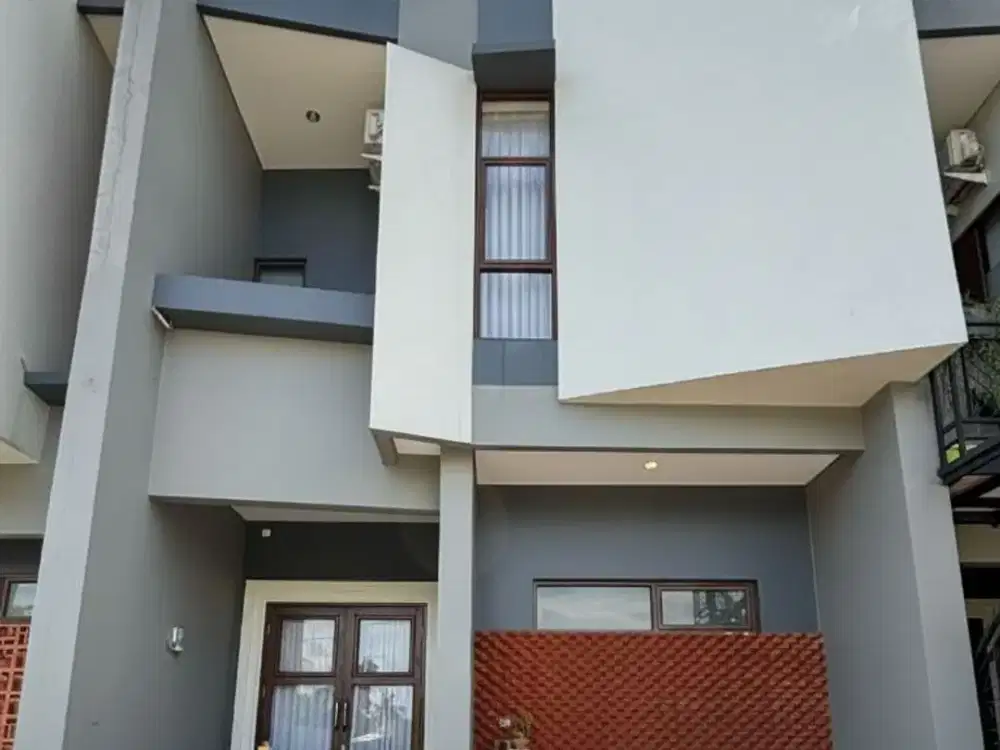 Dijual Hunian Modern Ala Resort - Rumah 2 Lantai  Semi Furnished