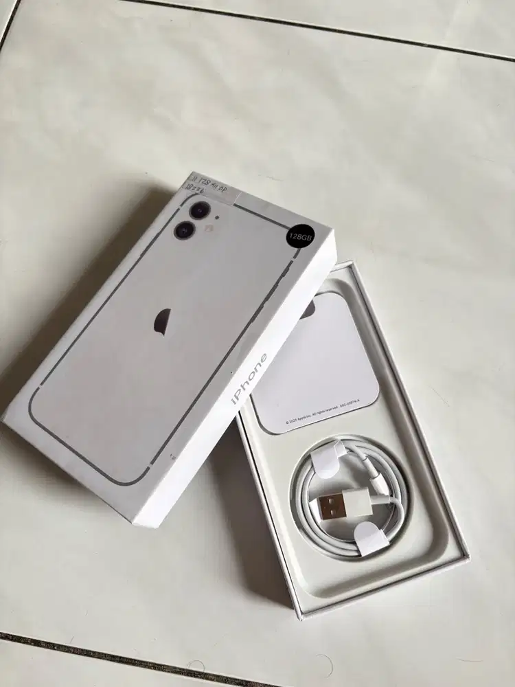 Dijual iphone 11 ex inter 128GB white all operator