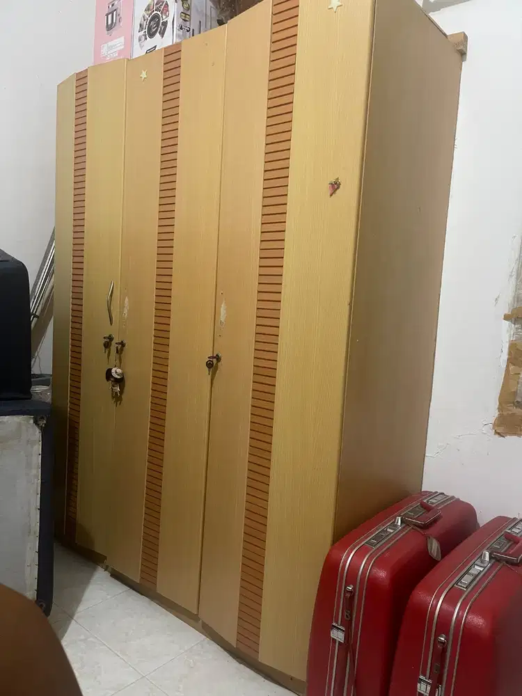 Dijual meja rias dan lemari baju olympic