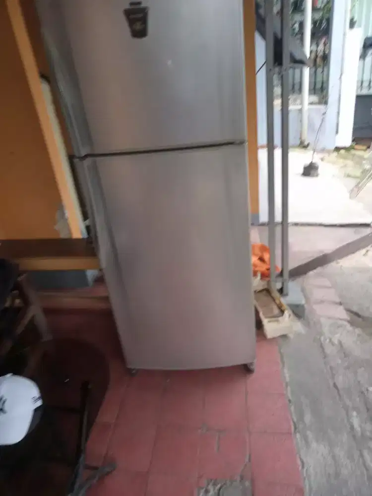 Kulkas sharp jumbo rusak kompresor