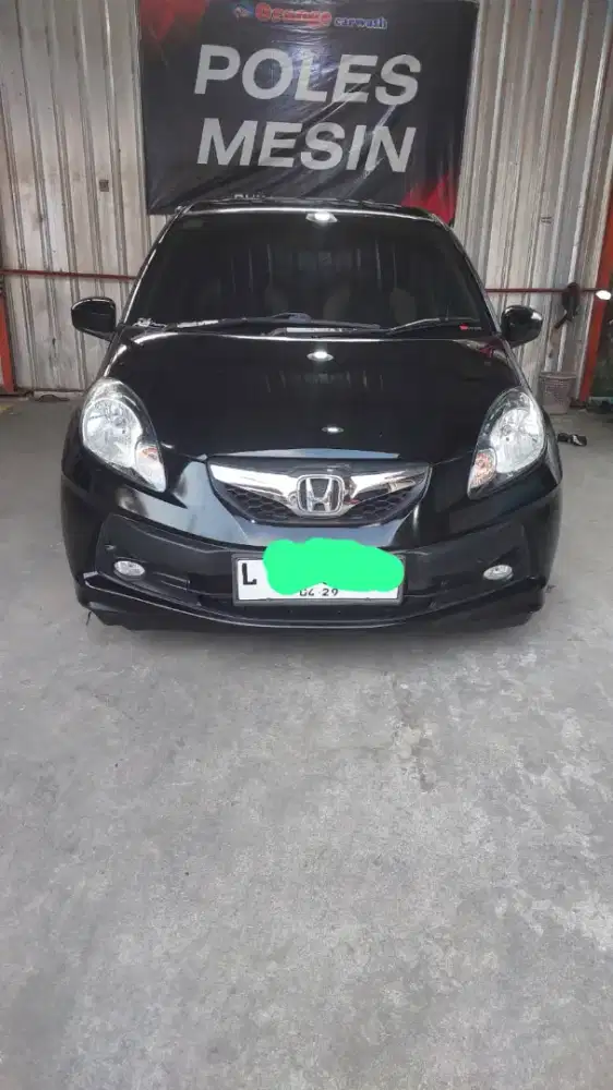 Honda brio E matic tahun 2014 warna hitam