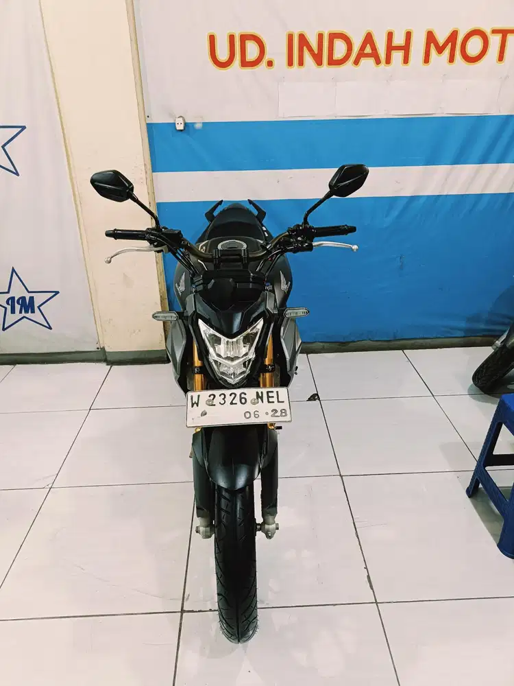 Yuhu km 6000 ISTIMEWA MULUS HONDA CB150R STREETFIRE 2023