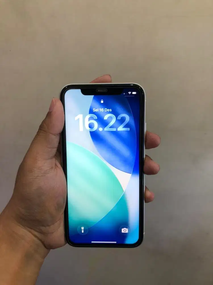 11 128GB WHITE REGISTER