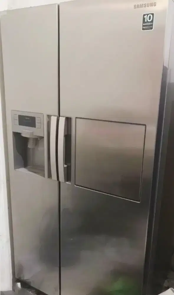 Di jual kulkas masih bagusss normal dinginnn samsung 2 pintu slide