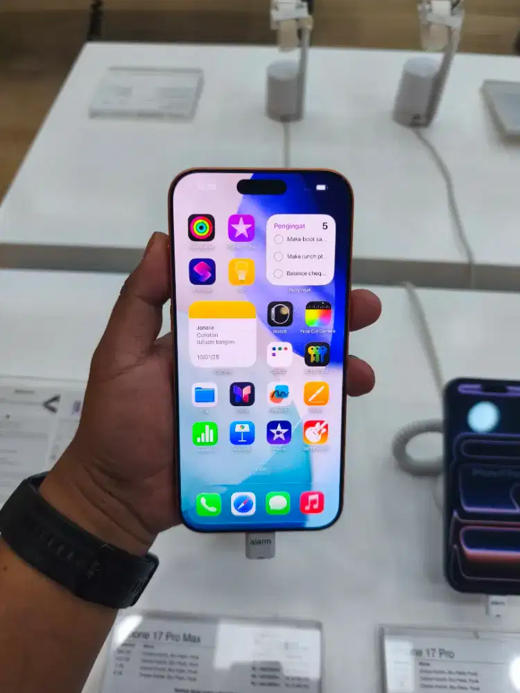 KREDIT HP IPHONE 17 PRO MAX SEGAMPANG ITU HANYA DI HOME KREDIT BUNGA0%