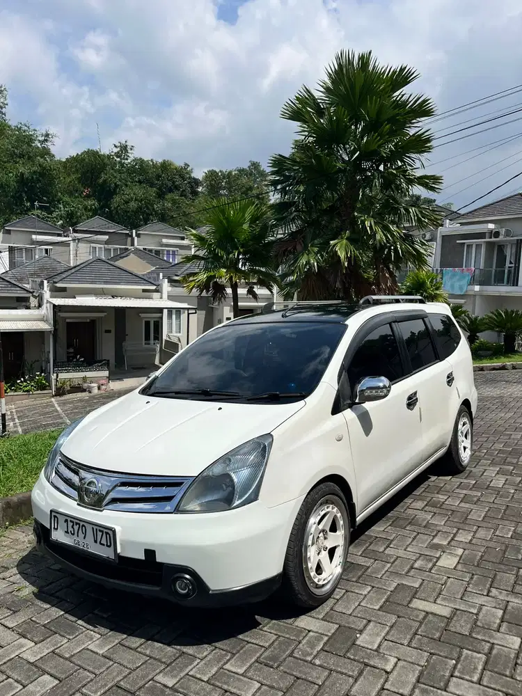 Nissan Grand livina 2012 Bensin