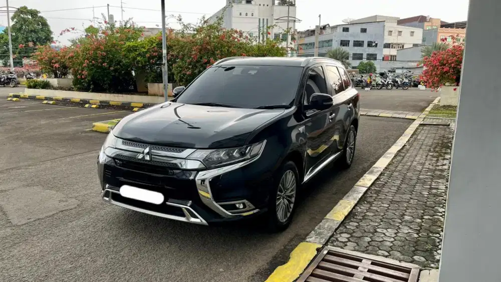 Km46rb mitsubishi outlander phev hybrid 4x4 matic awd 2019 hitam