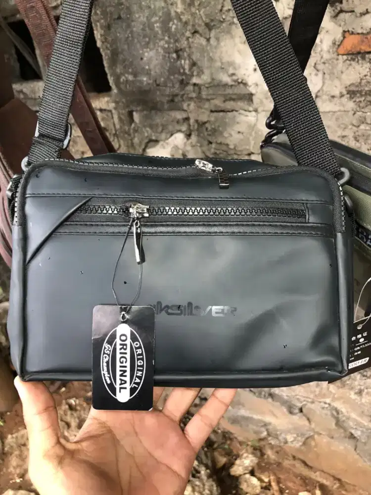 Di butuhkan karyawan jaga Jualan tas selempang