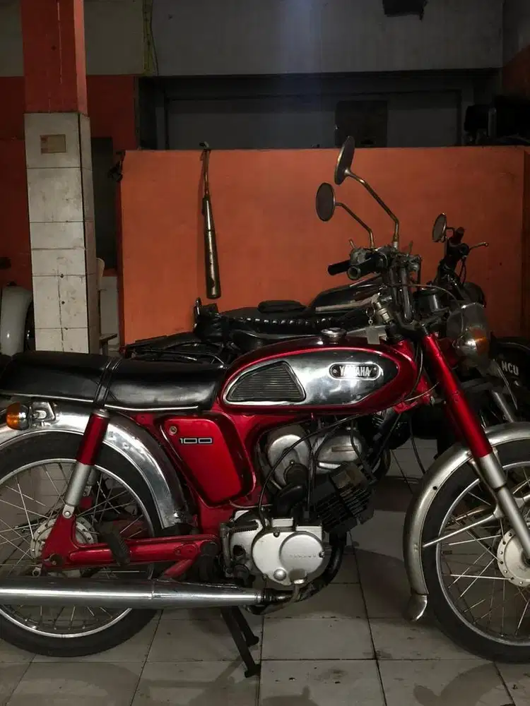 dijual yamaha Vintage YB100 tahun 1975. siap touring