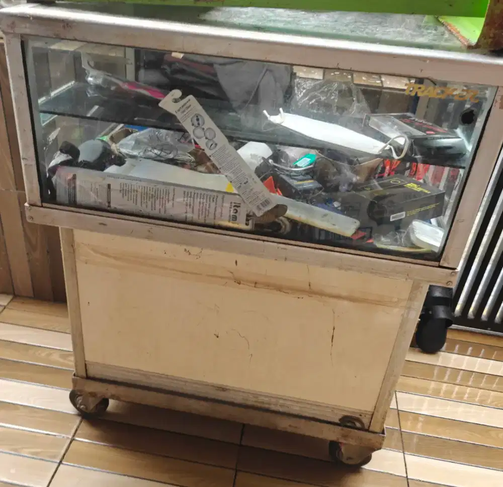 Etalase buat dagang jual cepat