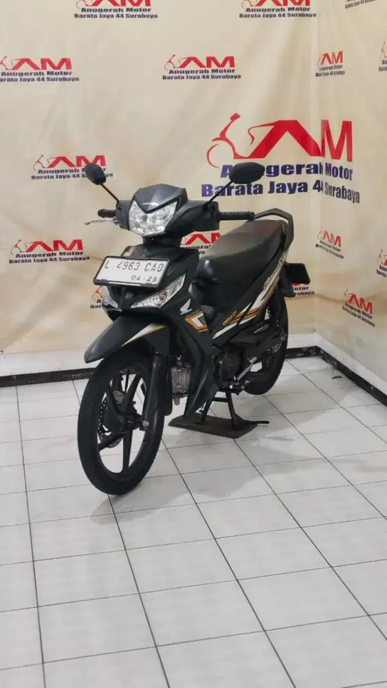 Honda supra x 125 fi Tahun 2024 warna hitam
