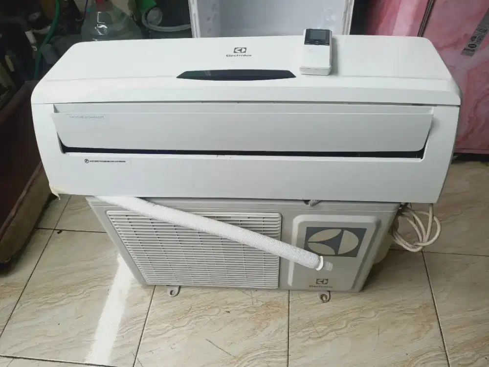 Jual ac electroluc R 410.1/2pk lowwat 360watt kondisi 95% ori semua