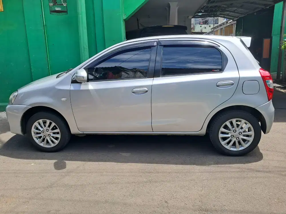 Toyota Etios Valco 2013 Bensin
