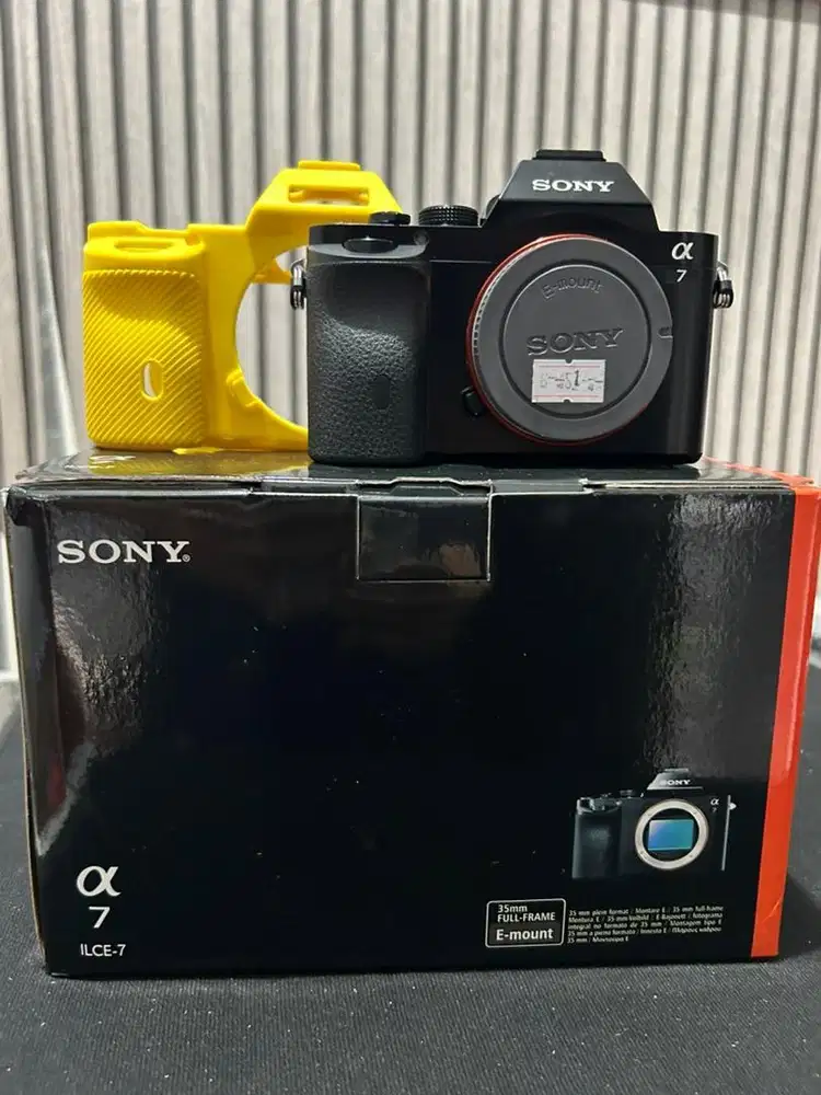 Mirrorless Sony a7 Classic Body Only BO Fullset Klasik