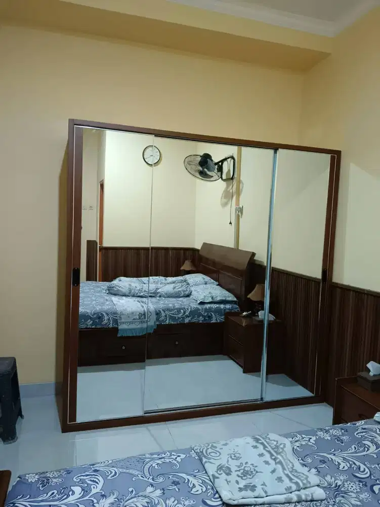 Lemari kaca sliding custom sidoarjo surabaya free survey