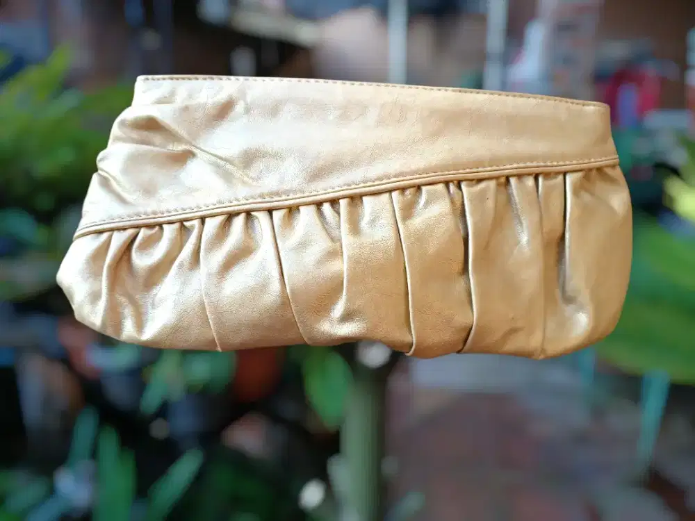 Pouch / Clutch Dompet Besar warna  Gold
