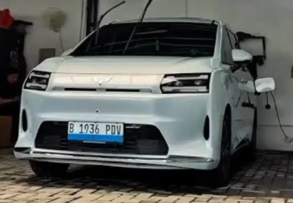 Wuling Darion EV Putih